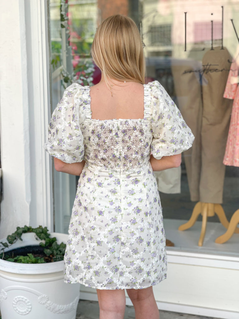 Amable Lavender Floral Puff Sleeve Dress